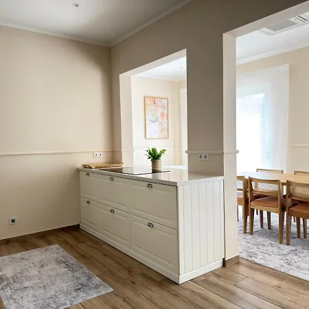 Japandi Villa, Hot Tub, Garden, Smart Home, Near Frankfurt, 10 Guests * Schlüchtern
