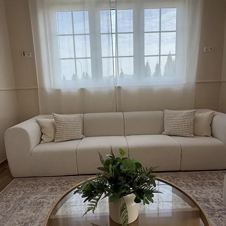 Japandi Villa, Hot Tub, Garden, Smart Home, Near Frankfurt, 10 Guests * Schlüchtern