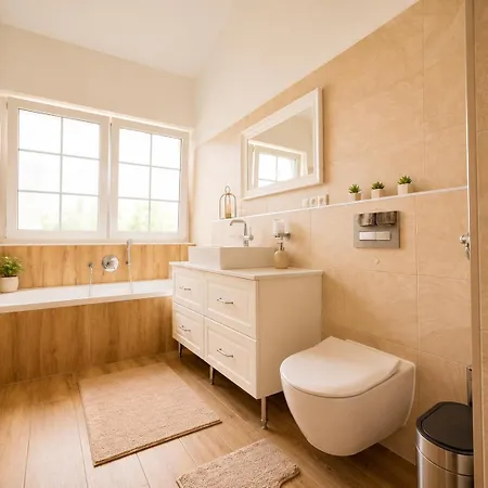 Japandi Family With Garden, 4 Bedrooms, Sleeps 10 *