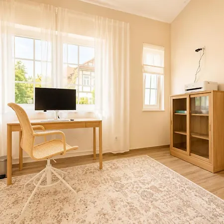 Japandi Family With Garden, 4 Bedrooms, Sleeps 10 Vila