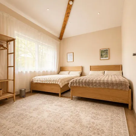 Japandi Family With Garden, 4 Bedrooms, Sleeps 10 Schlüchtern