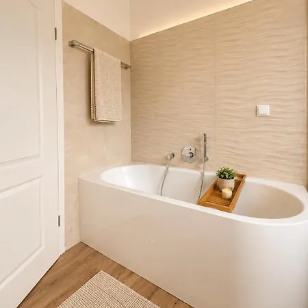 Japandi Family With Garden, 4 Bedrooms, Sleeps 10 * Schlüchtern
