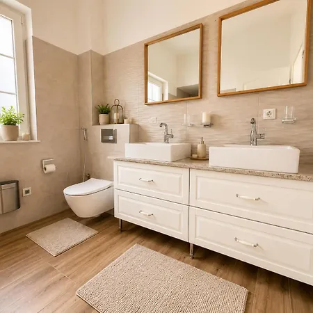 Japandi Family With Garden, 4 Bedrooms, Sleeps 10